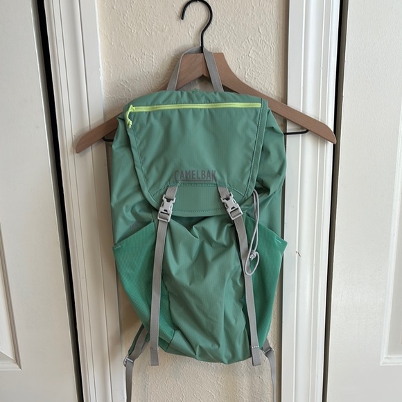 Camelbak Other - CamelBak Green Hydration Backpack